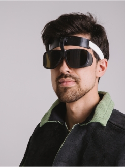 Распродажа .